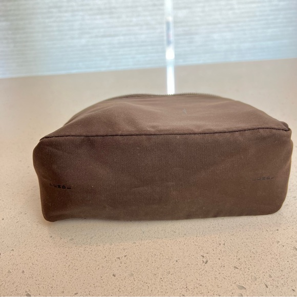 Authentic Fendi Zucca Pochette - Picture 9 of 16